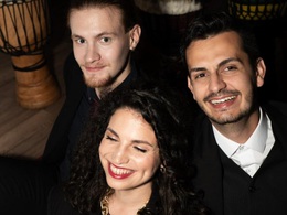 ��������