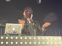 DJ  
