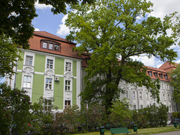  .  Altes Haus.  berg