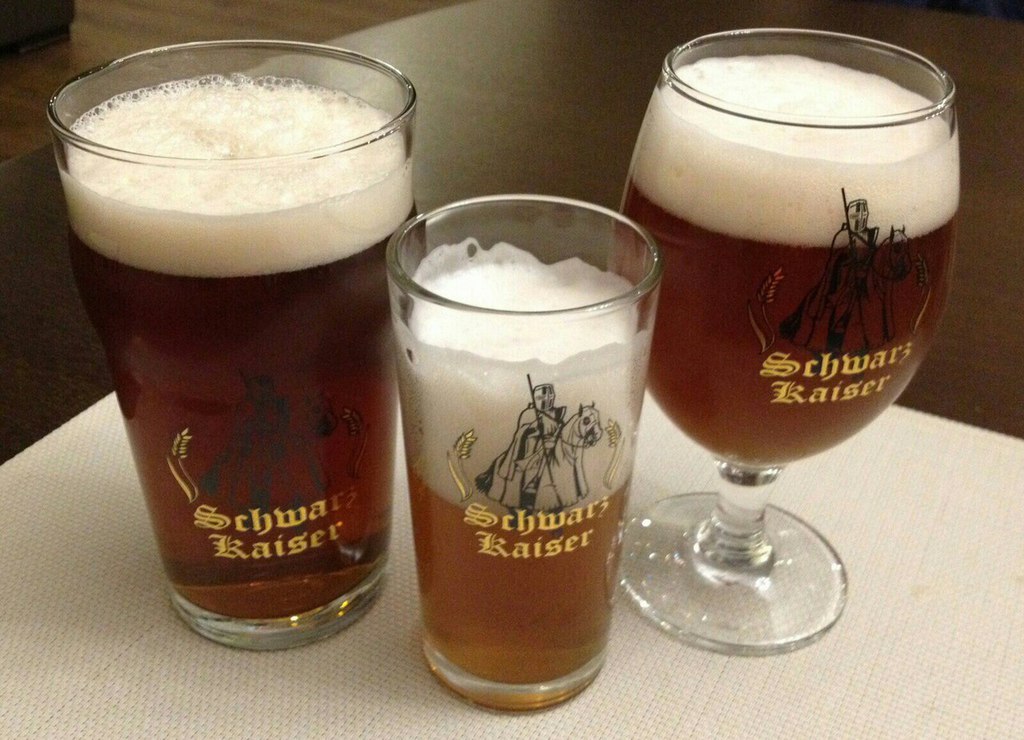 Zwergin Bruste Schwarz Kuessen