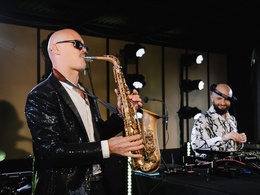 SyntheticSax.    Ameno  Lambada.