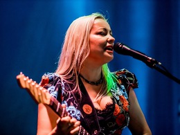 ��������