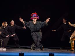 �������