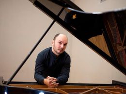 ��� � �����