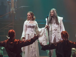 �����