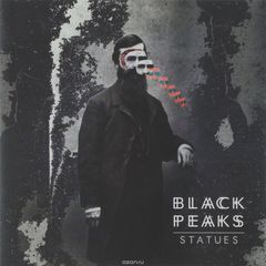 Black Peaks. Statues