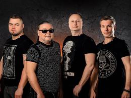 ���-�������