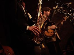    Swing time band   