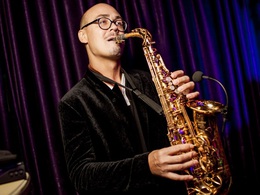  SyntheticSax.    Ameno  Lambada.