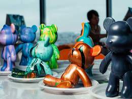 ������� ����� Bearbricks � ������� �����-���