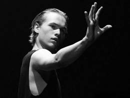 � ���� � � �������