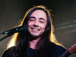 ������ ��