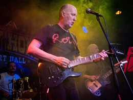 ��� ����