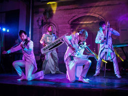 ����������