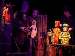 ����� ����