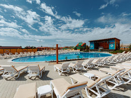    Resort Pool Park